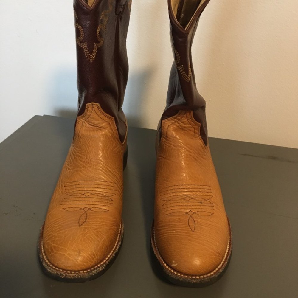 Womens Ariat Boots Light brown Round toe 6.5B